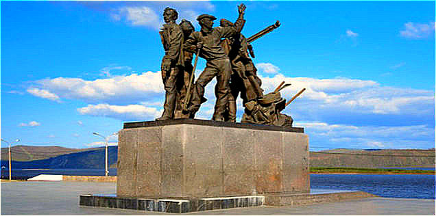 Памятник первостроителям  Комсомольска-на-Амуре