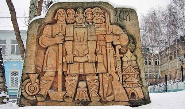 Памятник  основателям Саранска стоит на месте основания города