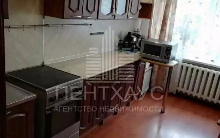 Строителей ул., 13