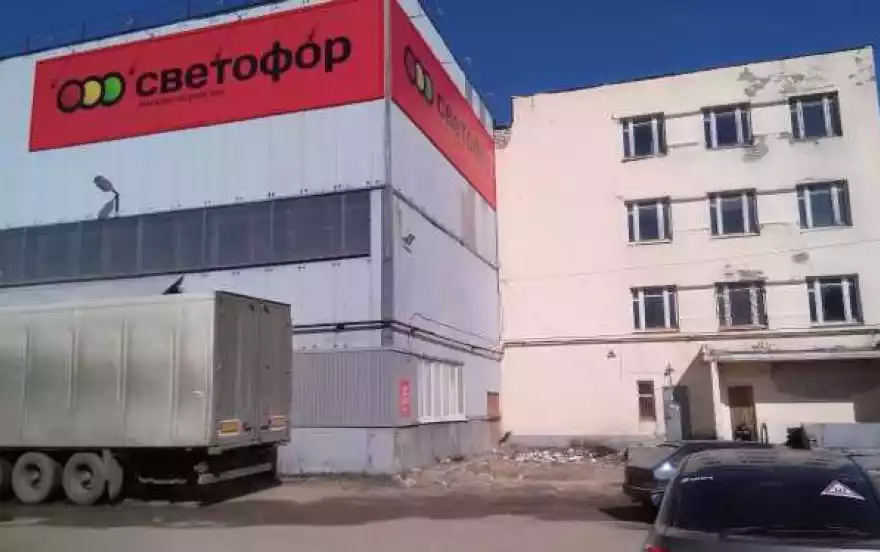 Машиностроителей ул, 76