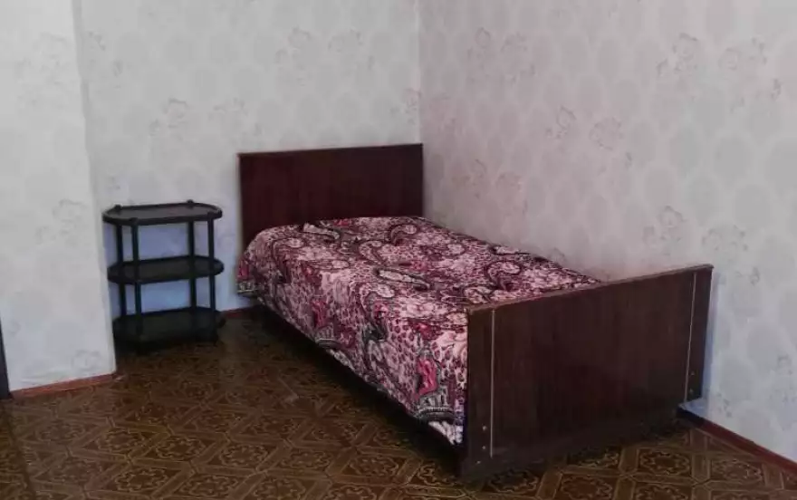 Чавайна б-р, 42