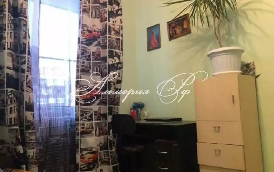Комарова, 14
