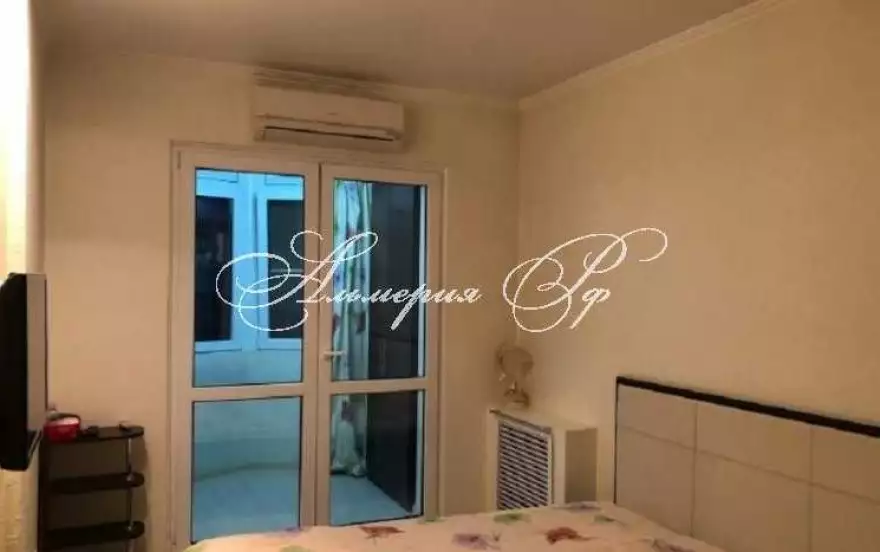 Комарова, 14