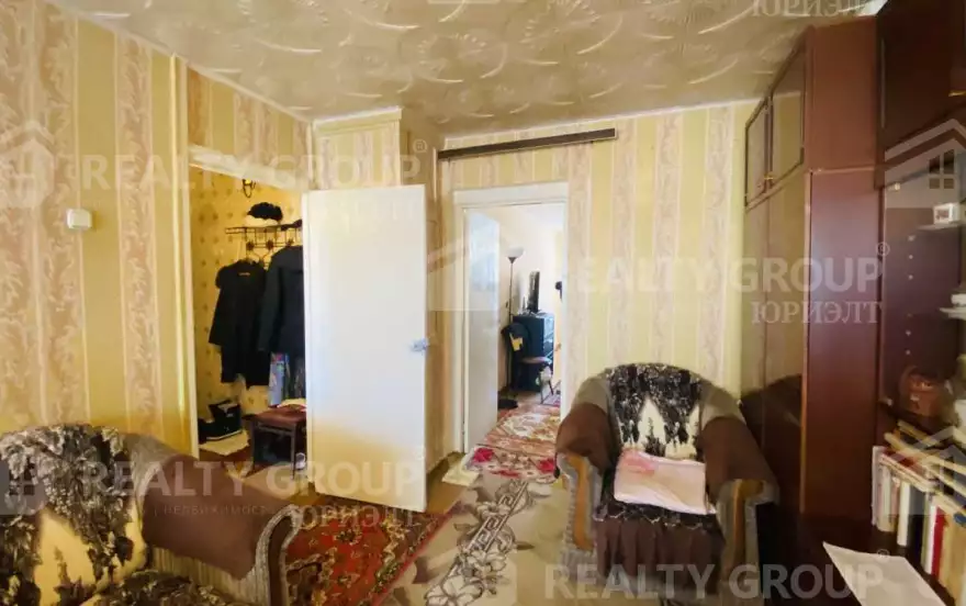 Зари, 6