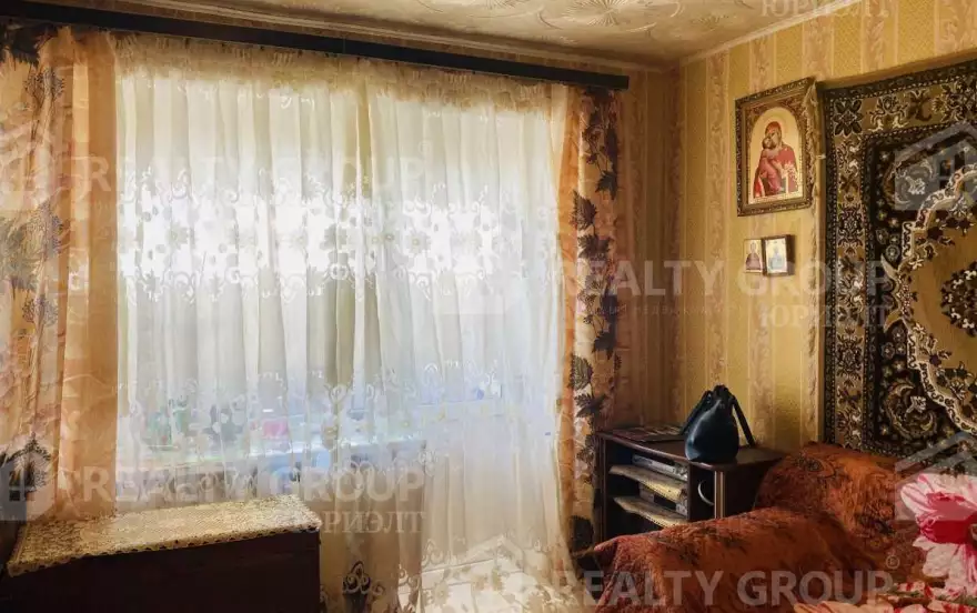 Зари, 6