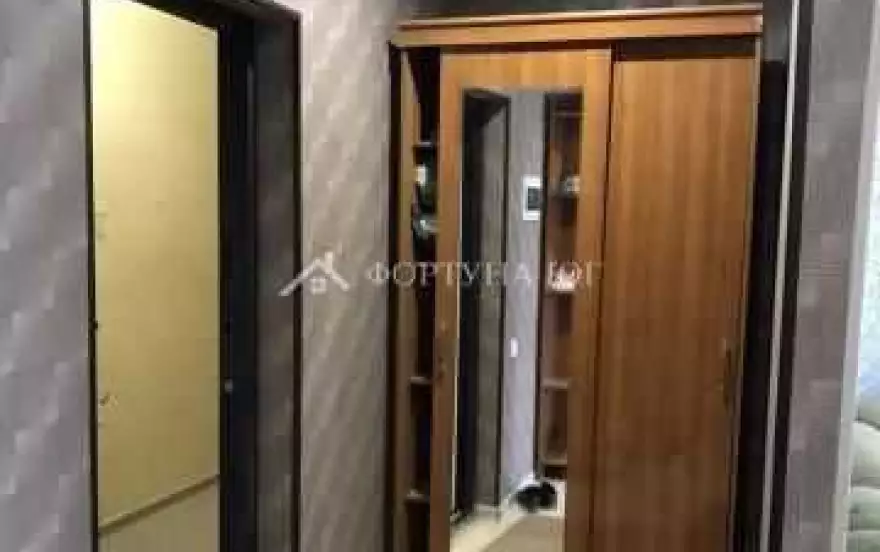 Лазурная улица, 10к1