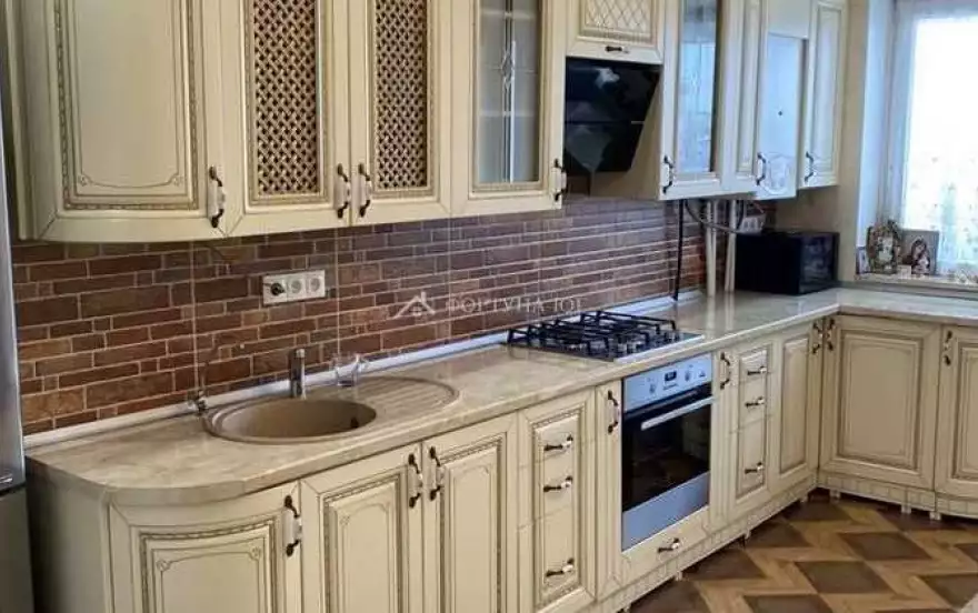 Толстого ул, 111