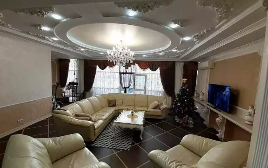 ул Горького