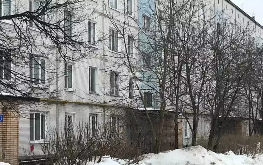 Школьная улица, 3