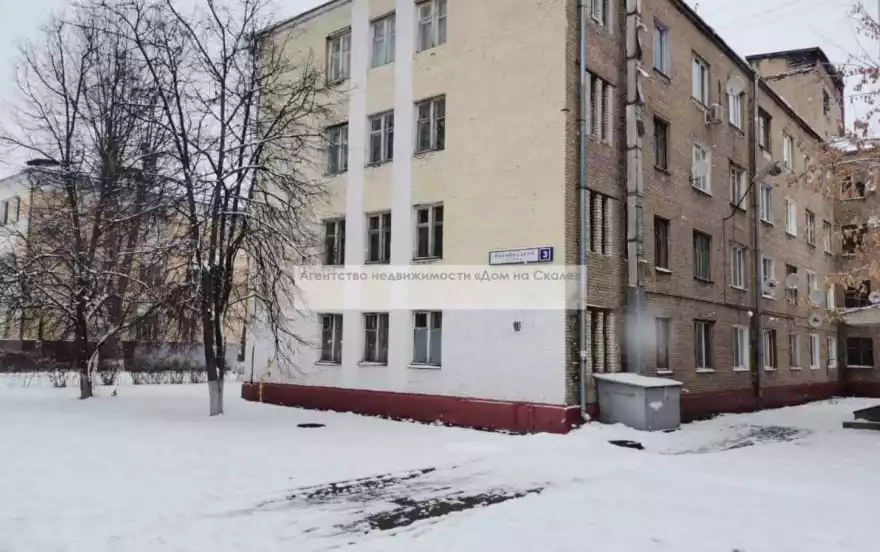 Октябрьская улица, 3