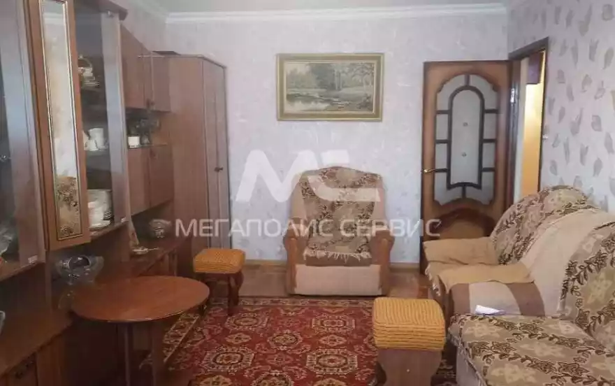 Революции улица, 213