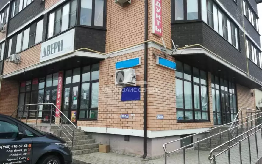 Михаила Корницкого улица, 1