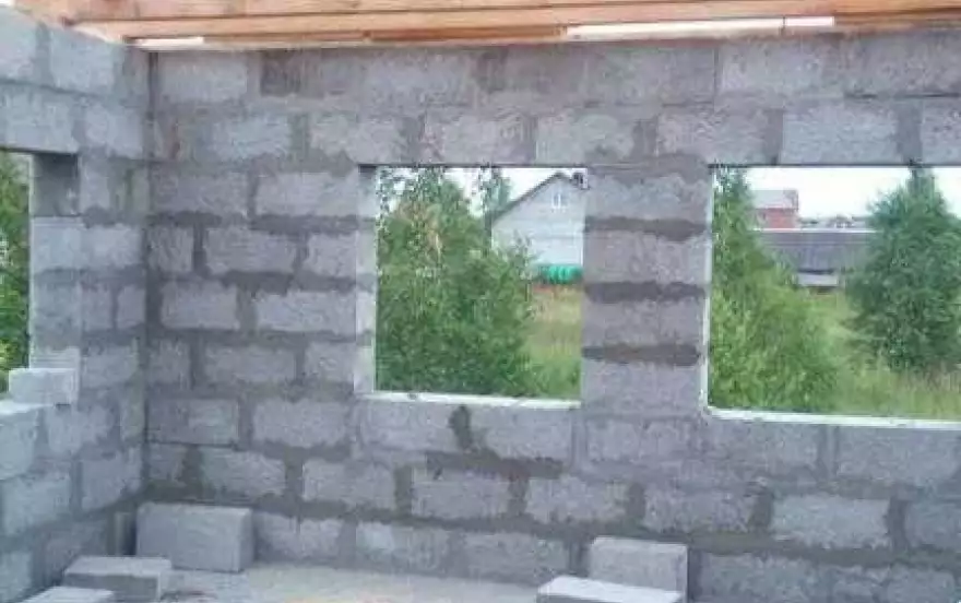 Сосновая улица, -