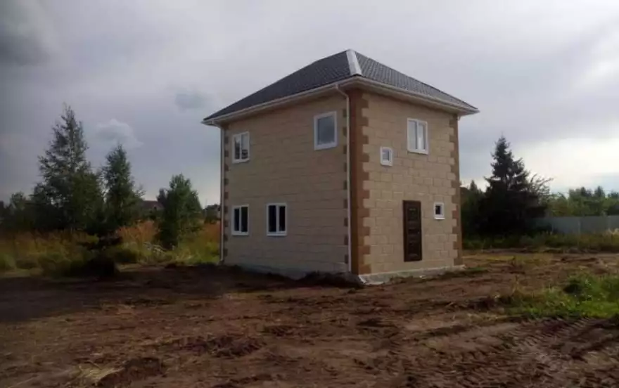 Сосновая улица, -