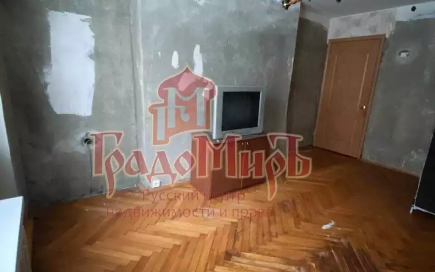Тихомировой улица, 1