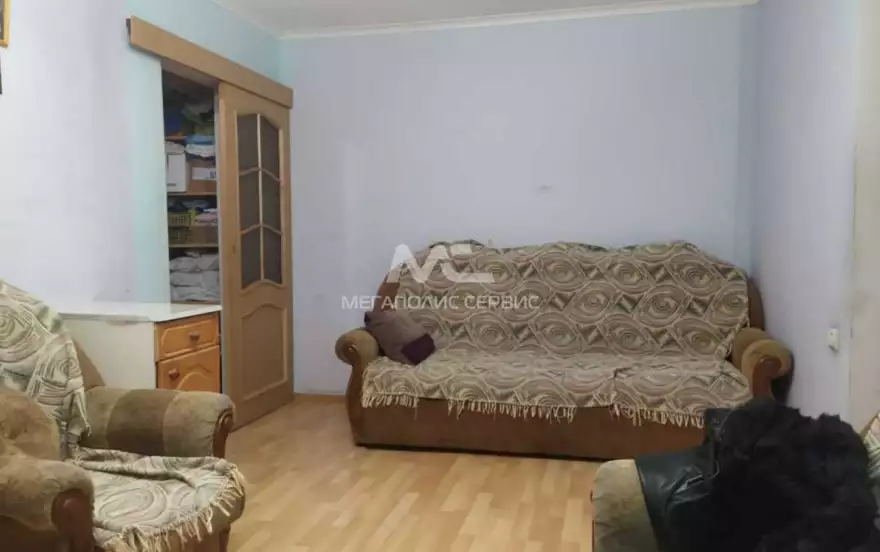 Революционная улица, 8
