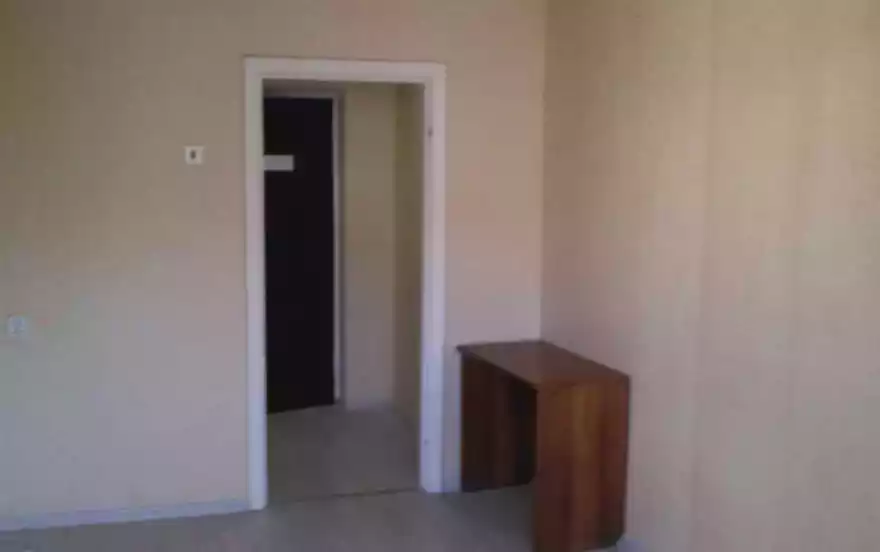 Украинская улица, 2