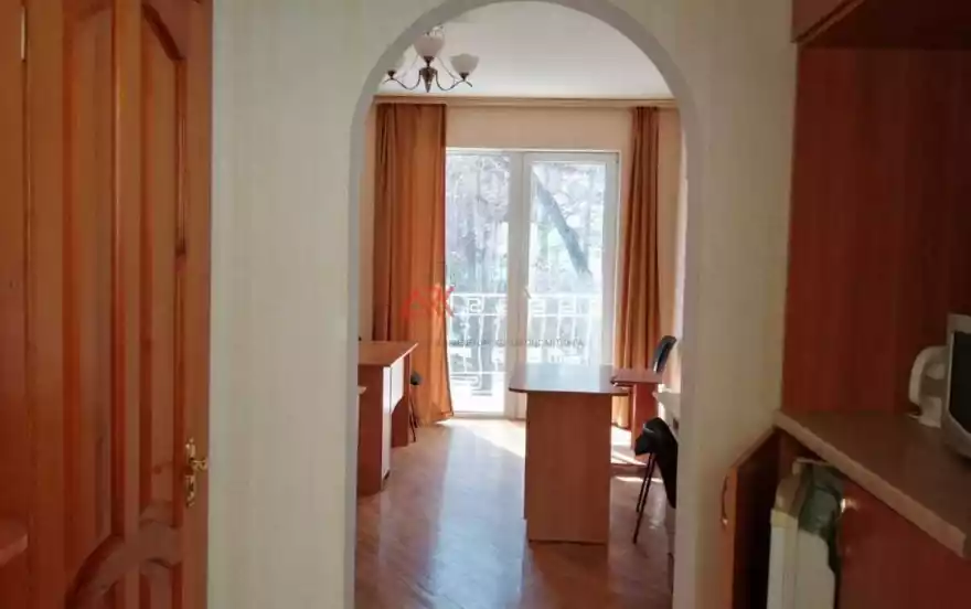 Земская улица, 10