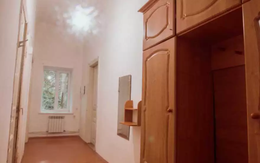 Украинская улица, 44