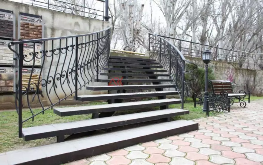 Адмиральский б-р, 3