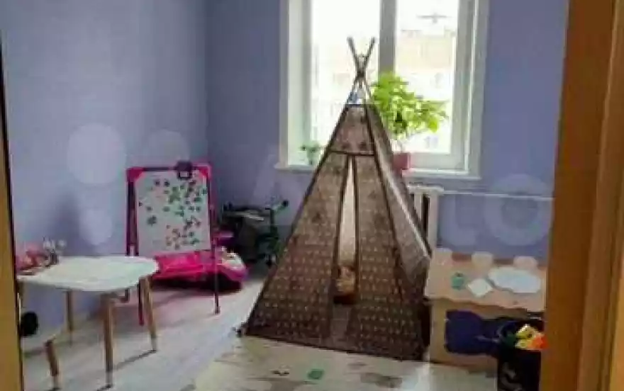 Кропоткина улица, 1