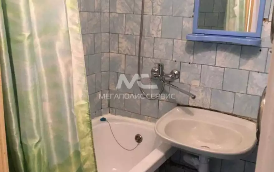 Героев Космоса улица, 42