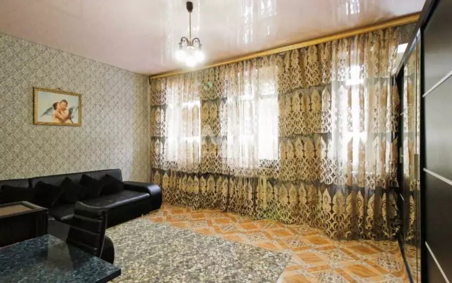 Репина улица, 1