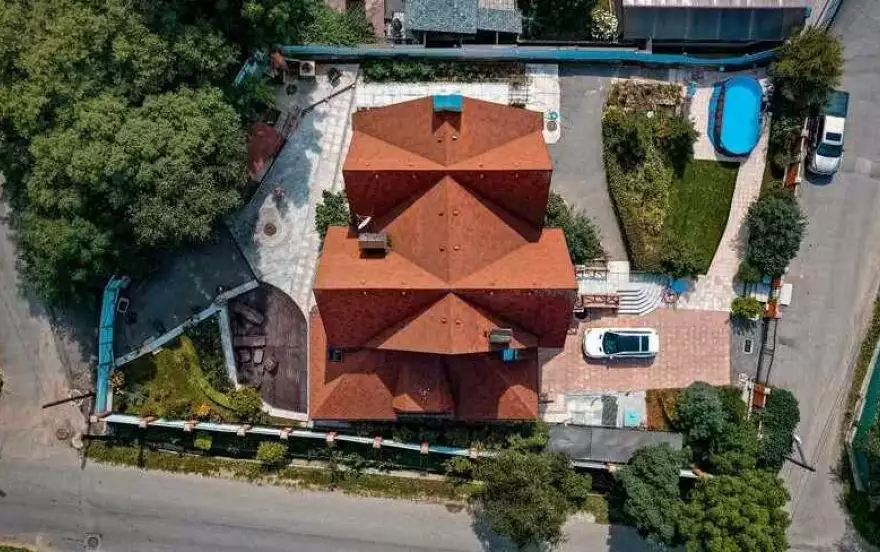 Академика Крушанова улица, 1