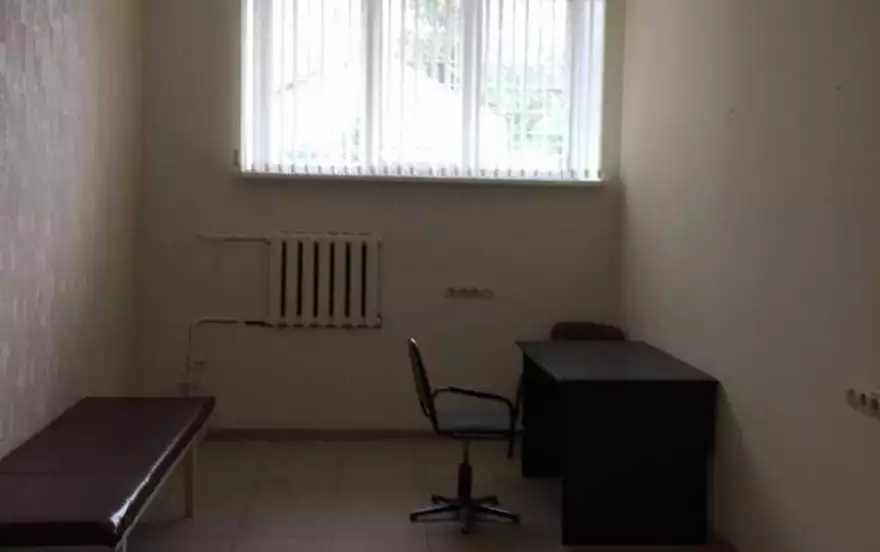 Монастырская улица, 3