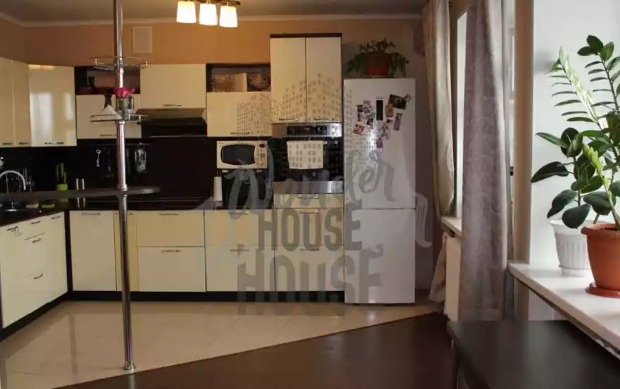 Амурская улица, 2