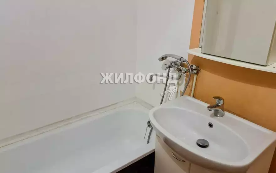 Иосифа Каролинского улица, 12