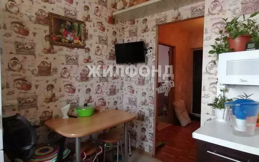 Просвещения улица, 33