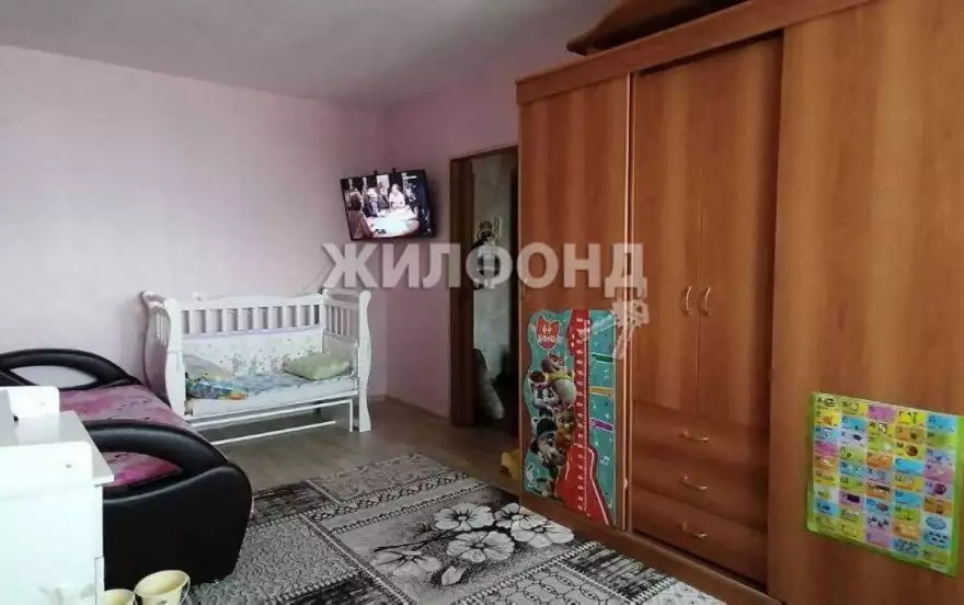 Просвещения улица, 33