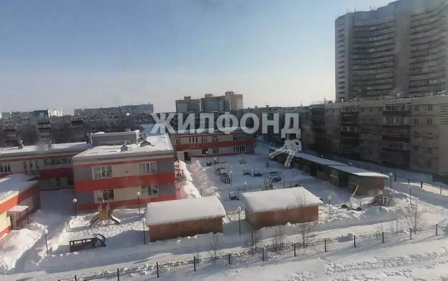Просвещения улица, 33