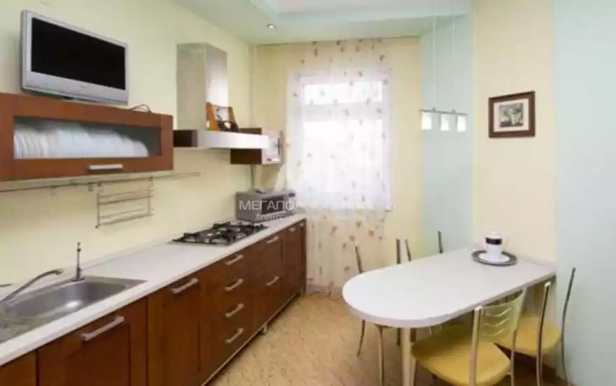 Энгельса улица, 3