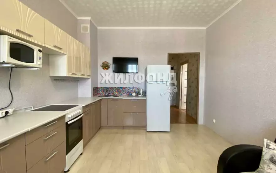 Александра Усольцева улица, 30