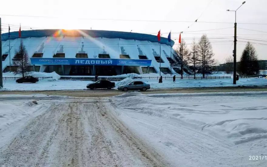 Юности, 37