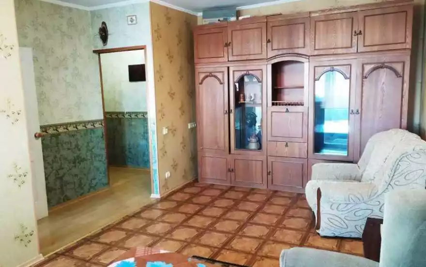 Украинская улица, 12