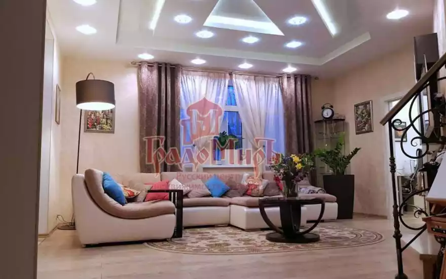 Советская улица, 2