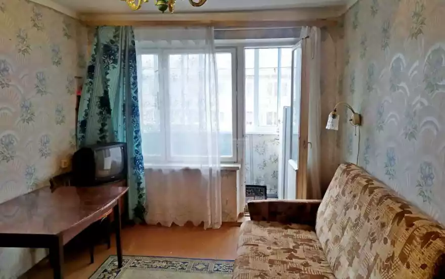 Латышская улица, 21