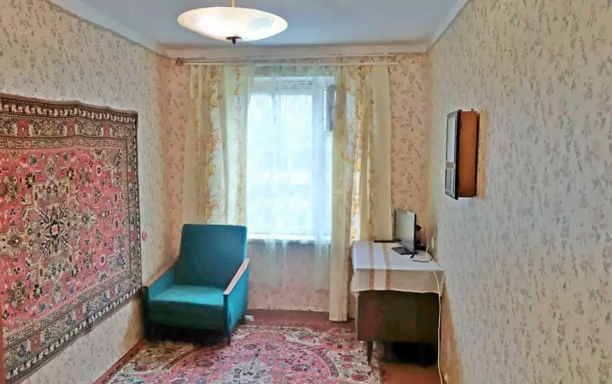 Латышская улица, 21