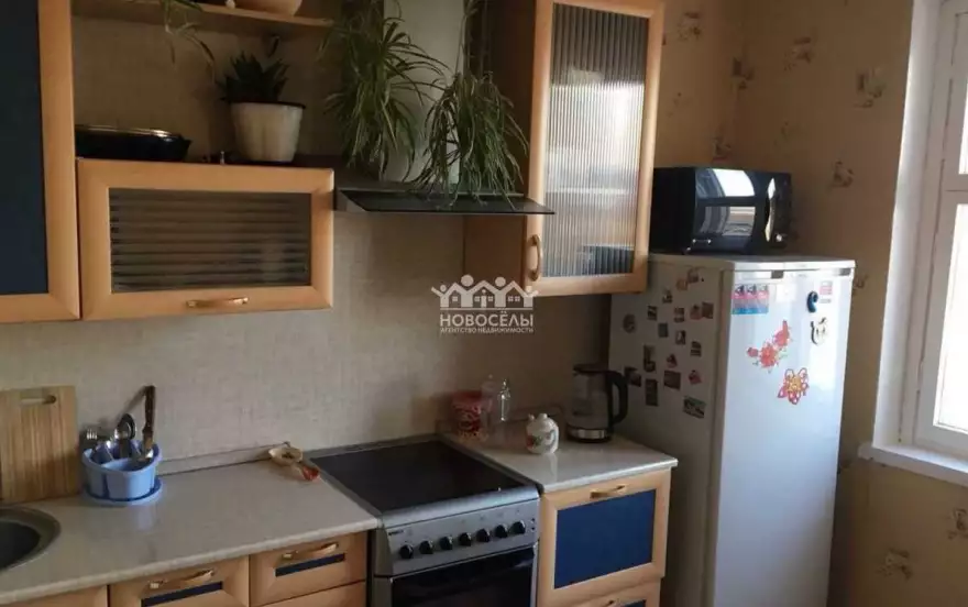 Автостроителей улица, 6
