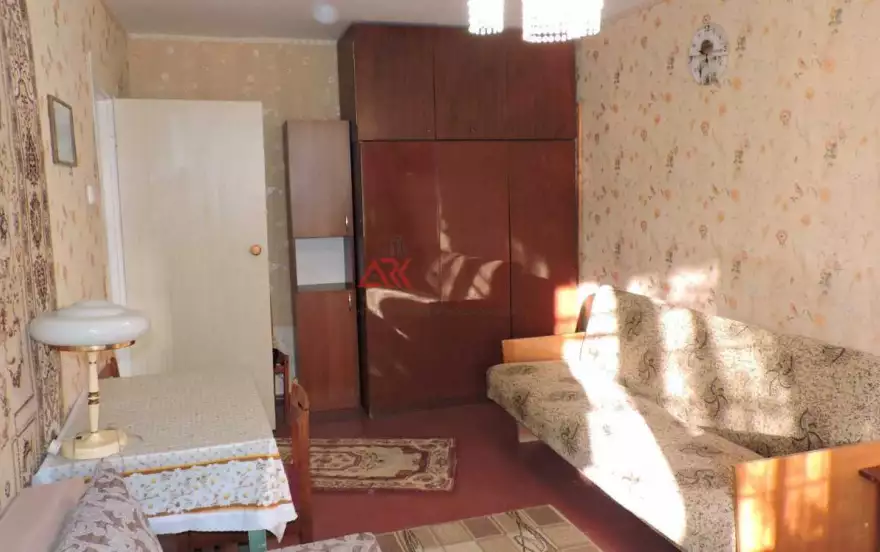 Старшинова б-р, 12