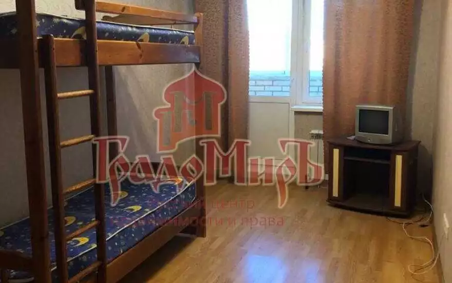 Бережок улица, 8
