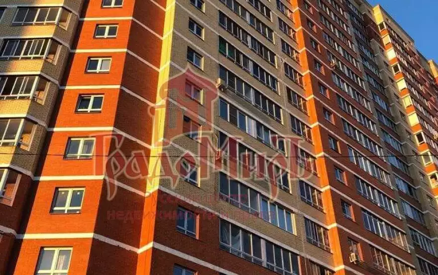 Бережок улица, 8