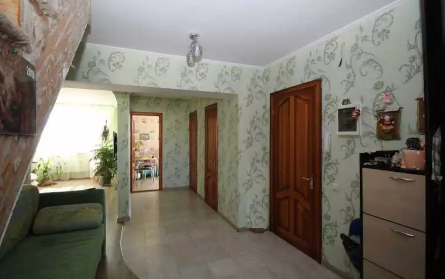 Одесская улица, 9