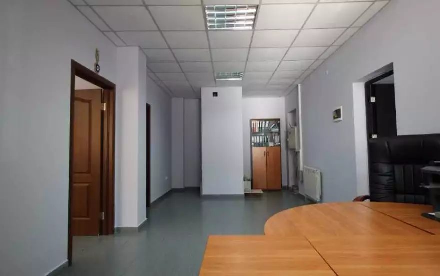 Эскадронная улица, 6