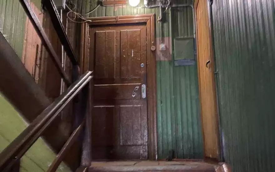 Красная улица, 3