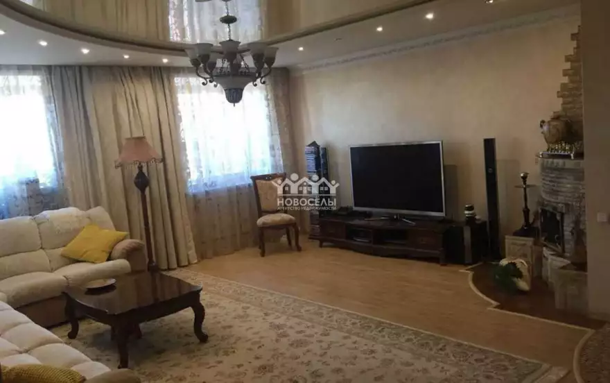 Фёдора Гладкова улица, 8