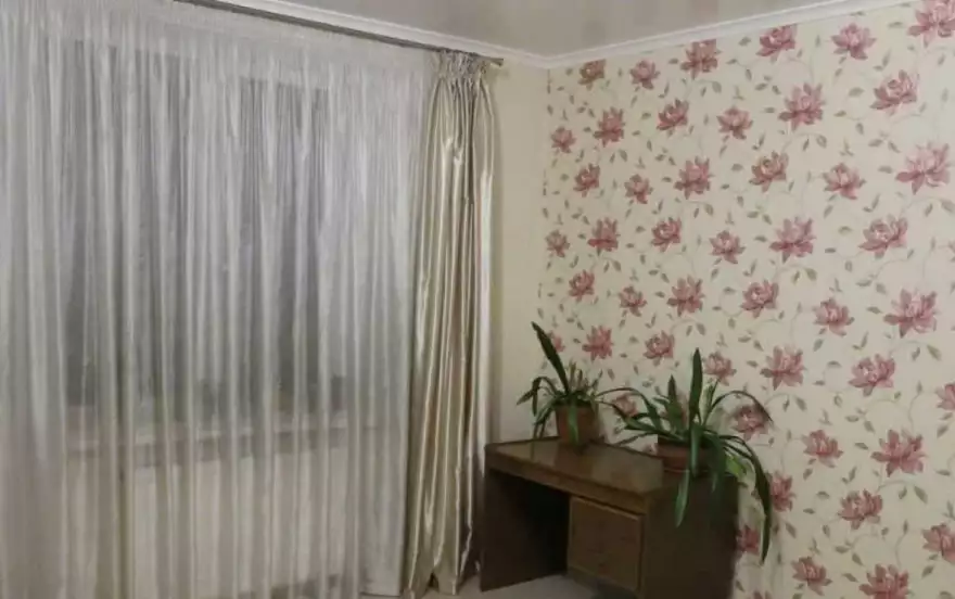 Пражская улица, 38